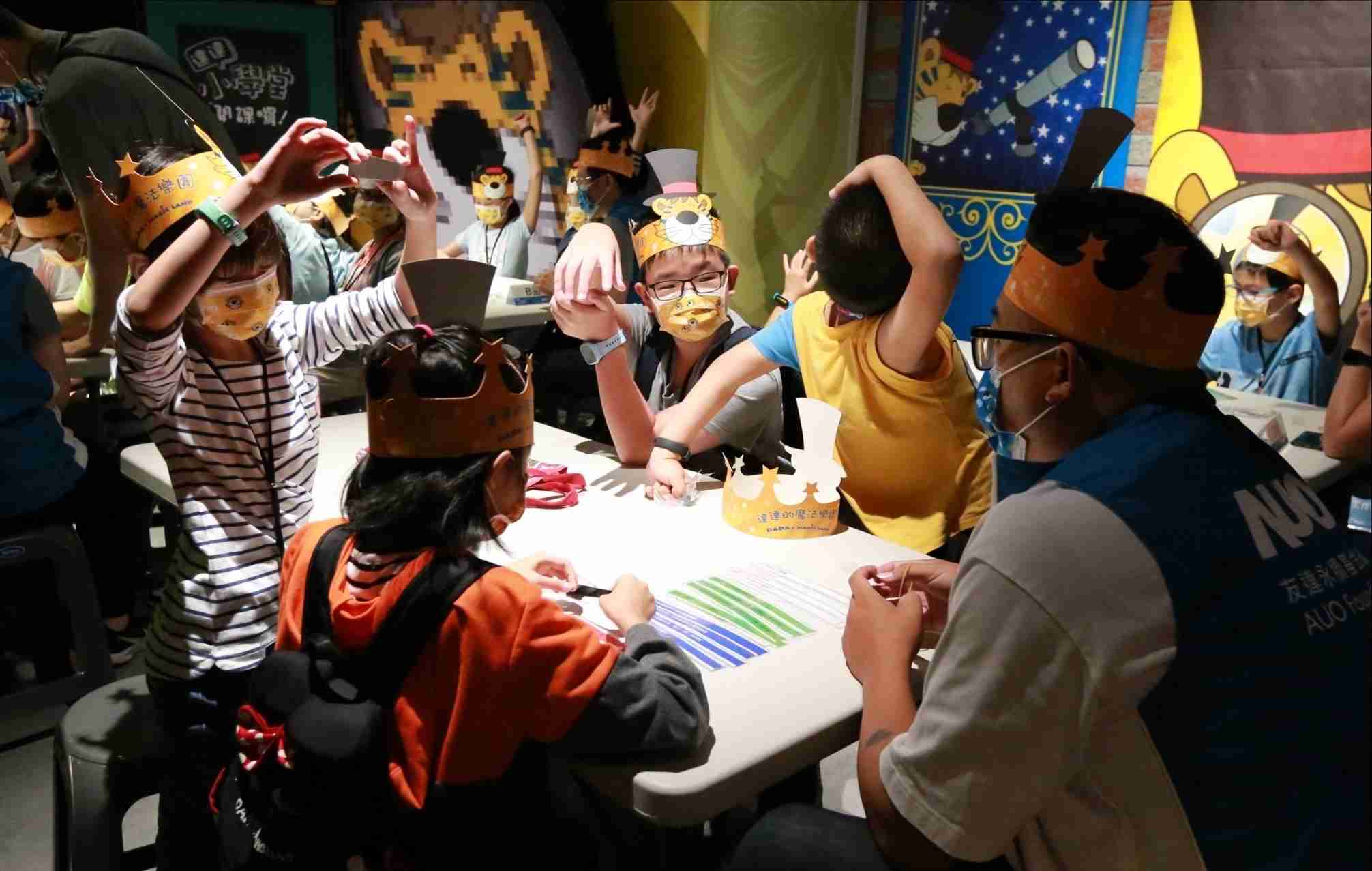 NG大舞台以永续理念推动全人教育计划，，，内外结盟储备科普教育人才，，荣获亚太永续行动奖社会共融面的金奖肯定